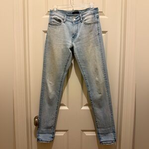 Uniqlo Men’s Light Blue Skinny Jeans